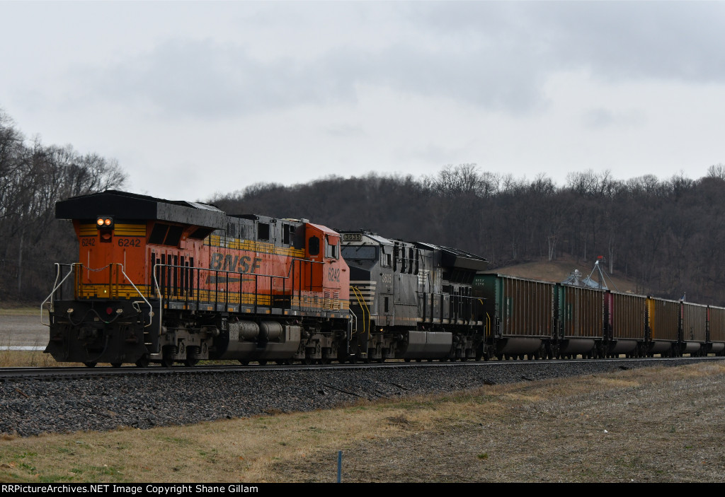 BNSF 6242 Roster shot